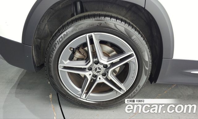 Mercedes-Benz GLB-Class 2021 — photo 5