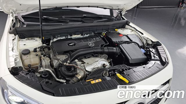Mercedes-Benz GLB-Class 2021 — photo 6