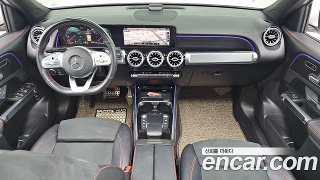 Mercedes-Benz GLB-Class 2021 — photo 10