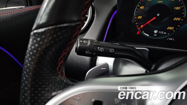 Mercedes-Benz GLB-Class 2021 — photo 26