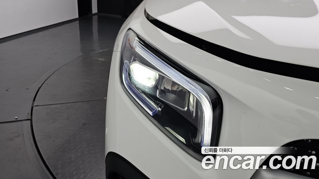 Mercedes-Benz GLB-Class 2021 — photo 8
