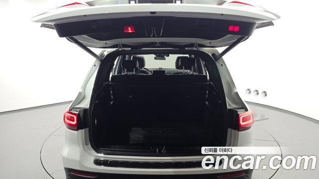 Mercedes-Benz GLB-Class 2021 — photo 30