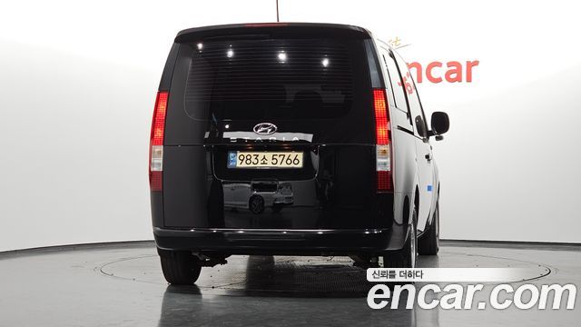 Hyundai Staria 2022 — photo 4