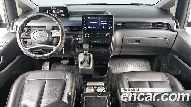 Hyundai Staria 2022 — photo 10