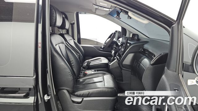 Hyundai Staria 2022 — photo 16