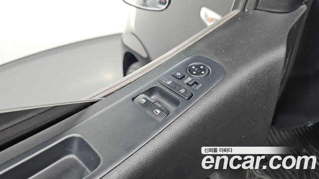 Hyundai Staria 2022 — photo 28