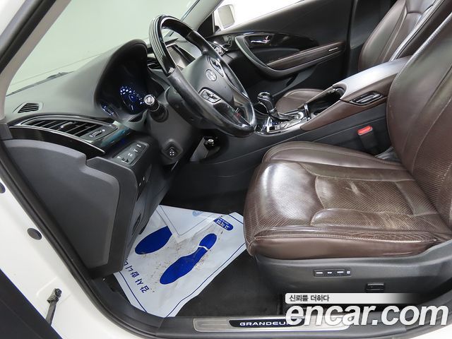 Hyundai Grandeur 2011 — photo 8