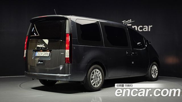 Hyundai Staria 2022 — photo 2