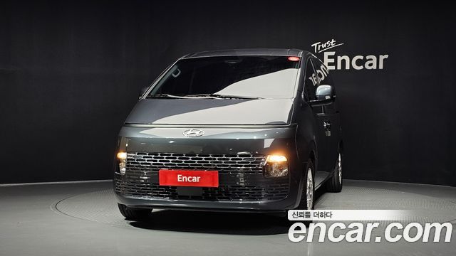 Hyundai Staria 2022 — photo 3