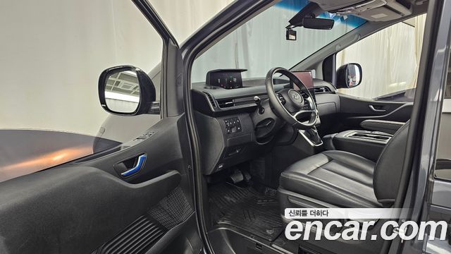Hyundai Staria 2022 — photo 13