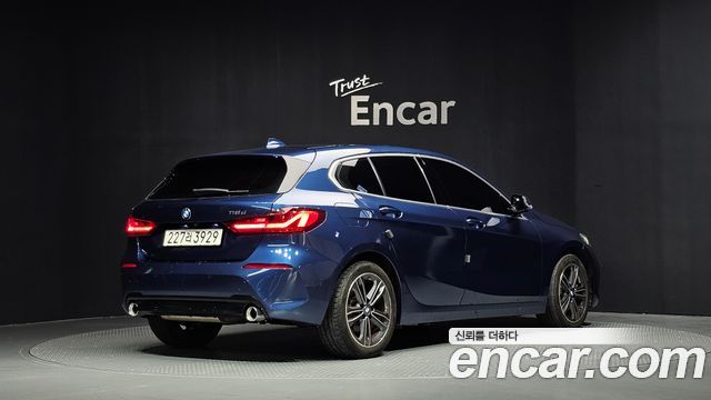 BMW 1-Series 2021 — photo 2