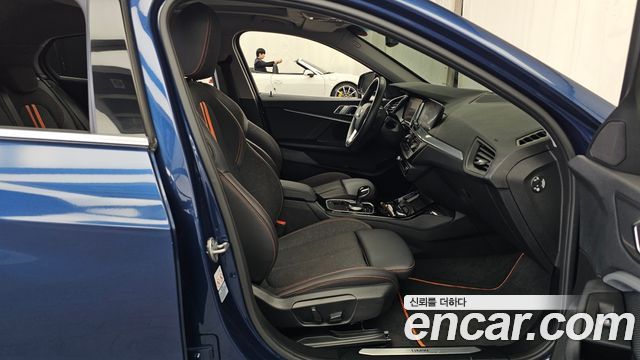 BMW 1-Series 2021 — photo 17