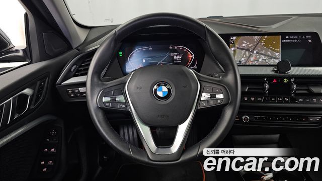 BMW 1-Series 2021 — photo 19