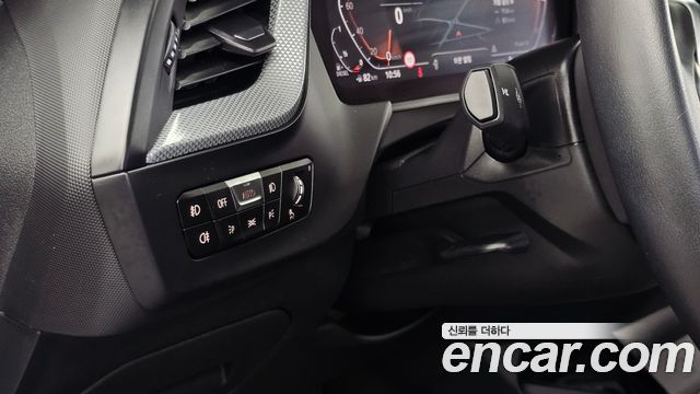 BMW 1-Series 2021 — photo 25
