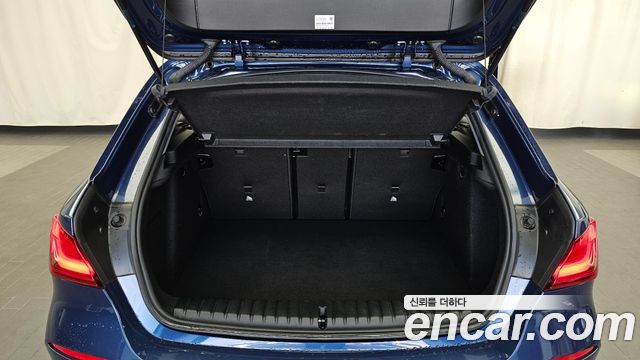 BMW 1-Series 2021 — photo 26