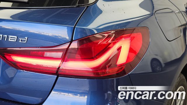 BMW 1-Series 2021 — photo 9