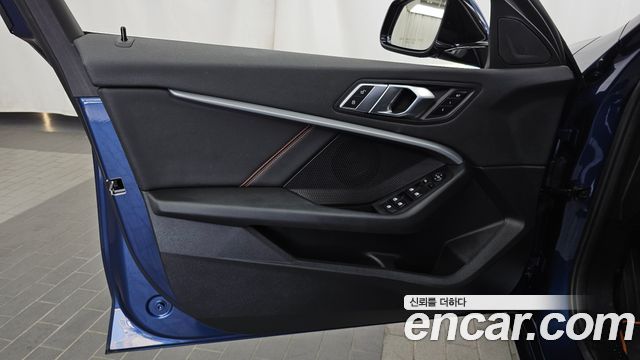 BMW 1-Series 2021 — photo 14