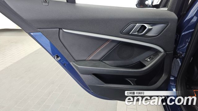 BMW 1-Series 2021 — photo 15