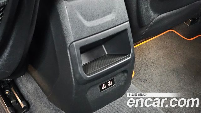 BMW 1-Series 2021 — photo 31