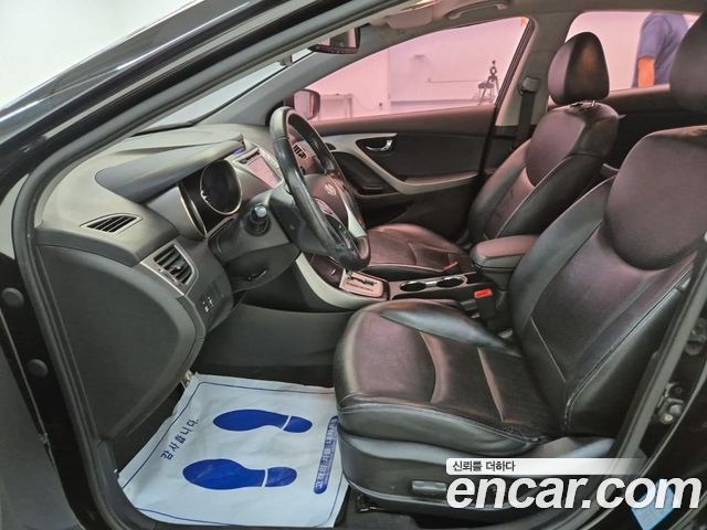 Hyundai AVANTE 2011 — photo 11