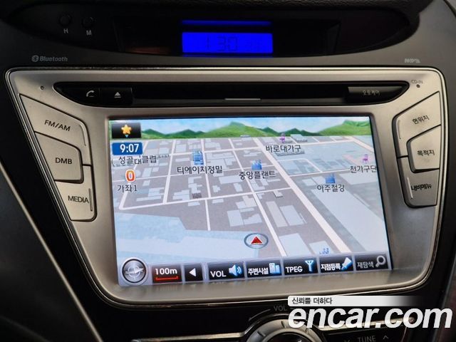 Hyundai AVANTE 2011 — photo 13