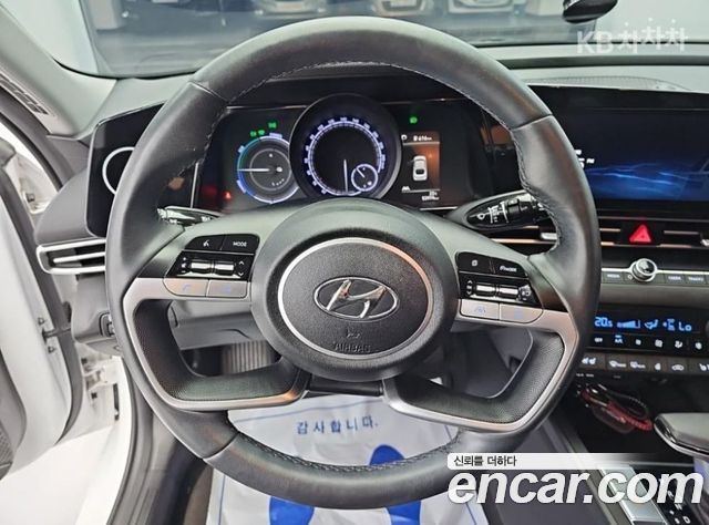 Hyundai AVANTE 2022 — photo 9