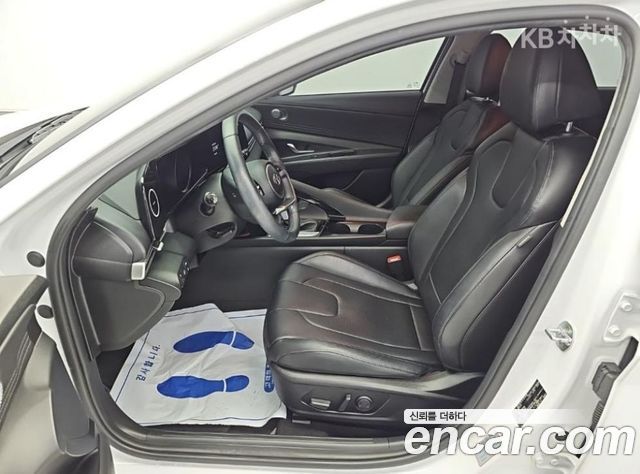Hyundai AVANTE 2022 — photo 11