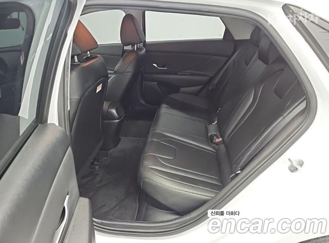 Hyundai AVANTE 2022 — photo 12
