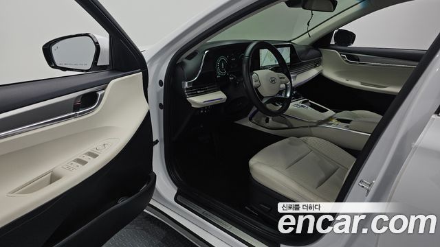 Hyundai Grandeur 2023 — photo 17