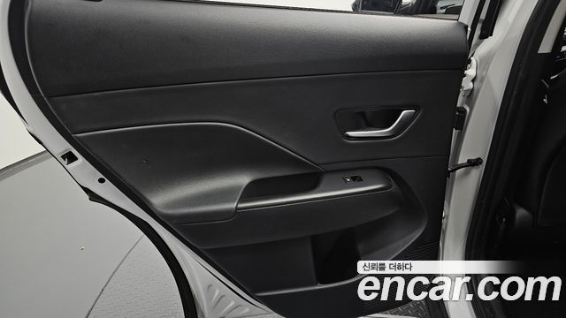 Hyundai Kona 2023 — photo 15
