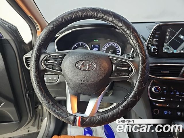 Hyundai Santafe 2019 — photo 18