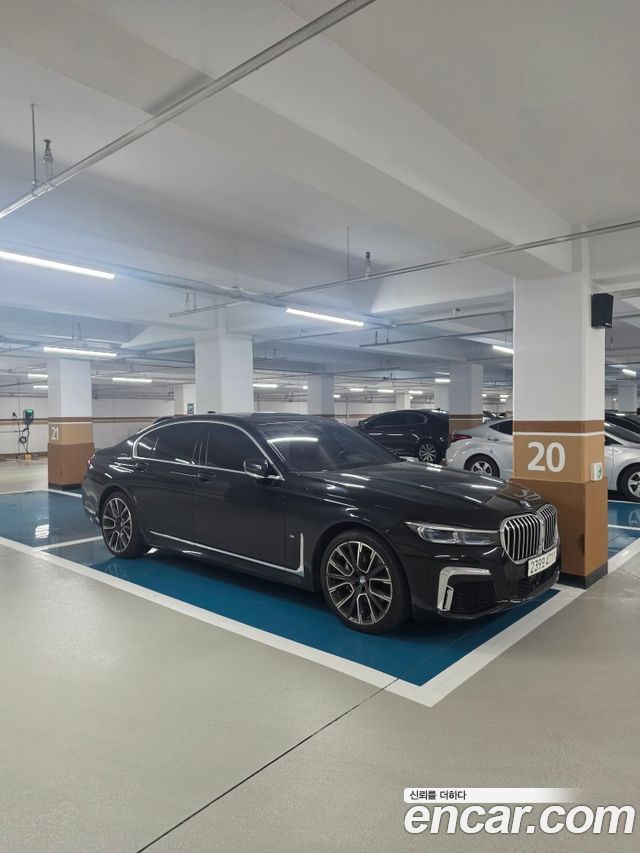 BMW 7-Series 2020 — photo 2