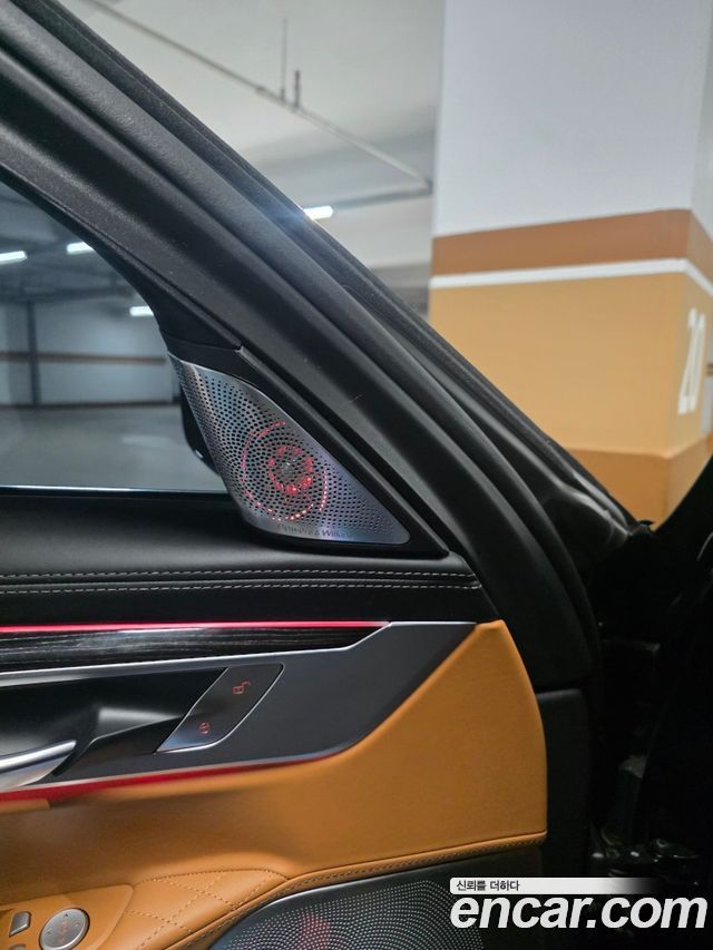 BMW 7-Series 2020 — photo 7