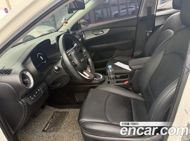 Kia K3 2022 — photo 4
