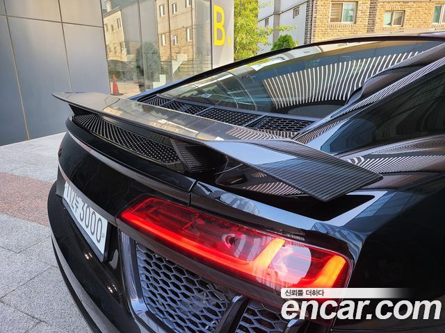 Audi R8 2017 — photo 16