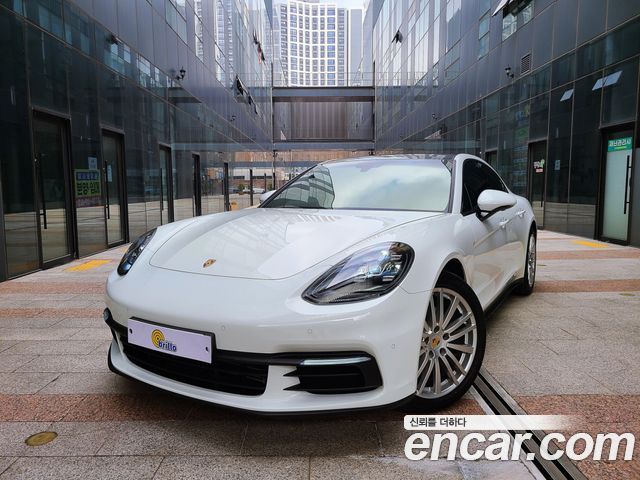 Porsche Panamera 2018 — photo 1