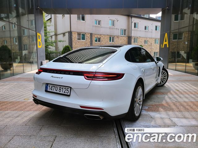 Porsche Panamera 2018 — photo 3