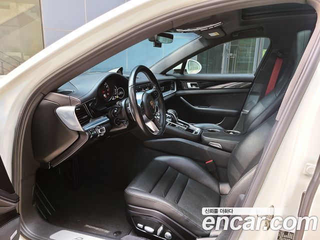 Porsche Panamera 2018 — photo 4