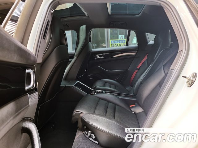 Porsche Panamera 2018 — photo 16