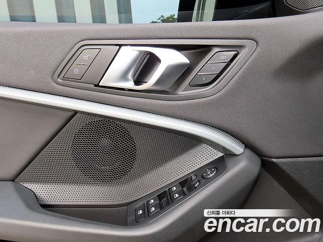 BMW 2-Series 2023 — photo 11