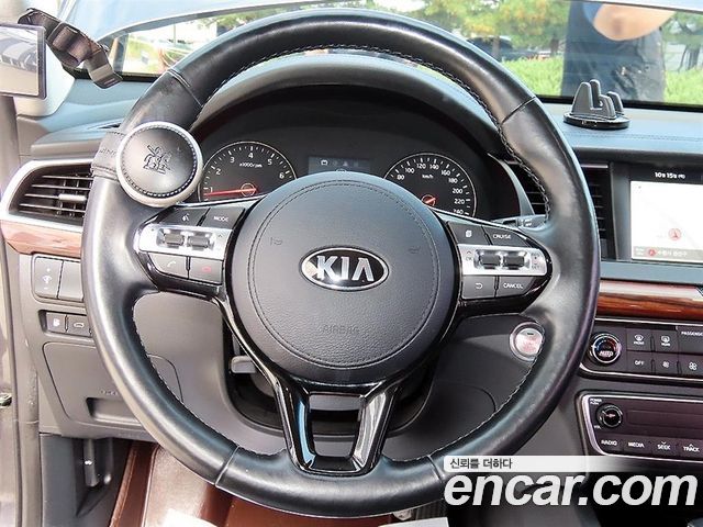 Kia K7 2017 — photo 8