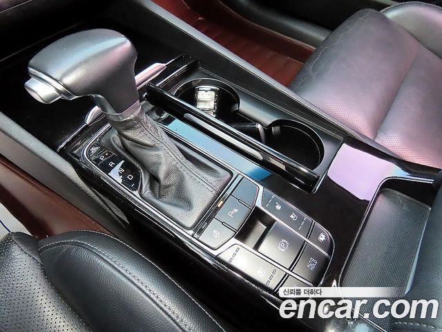 Kia K7 2017 — photo 10