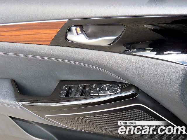 Kia K7 2017 — photo 11