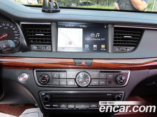 Kia K7 2017 — photo 13