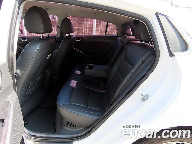 Hyundai Ioniq 2016 — photo 6