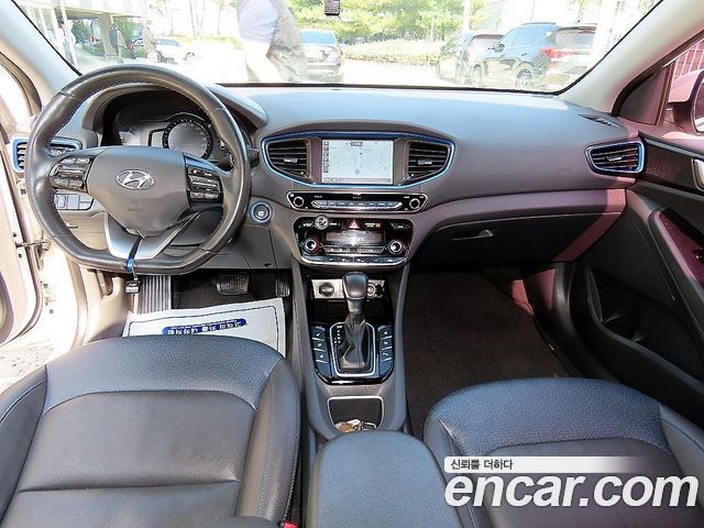 Hyundai Ioniq 2016 — photo 7