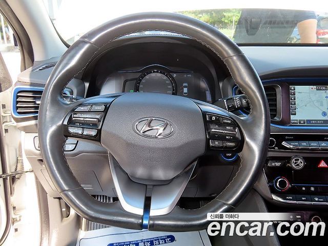 Hyundai Ioniq 2016 — photo 8