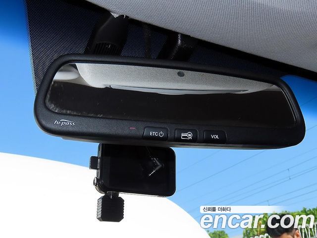 Hyundai Ioniq 2016 — photo 16