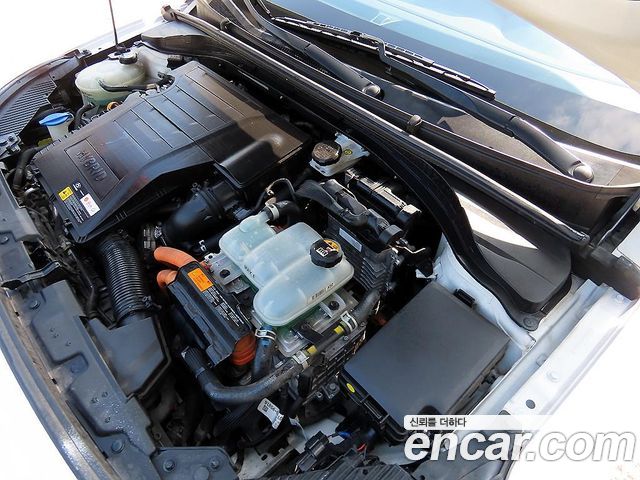 Hyundai Ioniq 2016 — photo 18