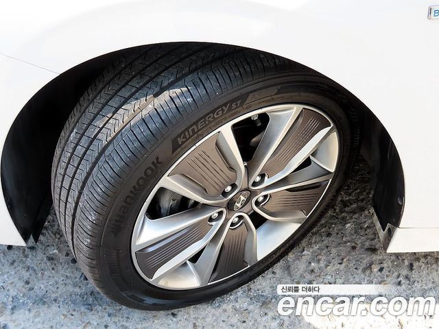 Hyundai Ioniq 2016 — photo 19